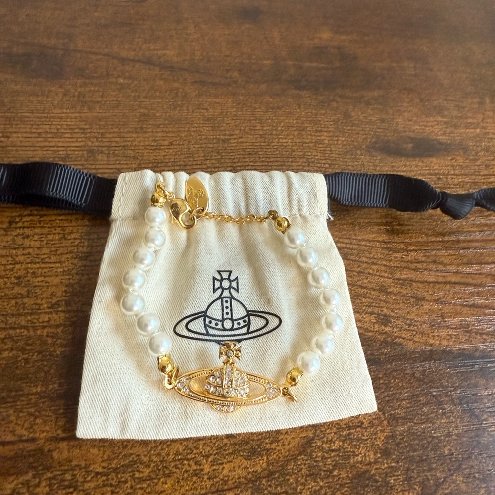 Vivienne Westwood Pearl Orb Bracelet - Picture 8 of 8